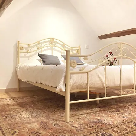 Propriete De 3 Chambres Avec Terrasse Et Wifi A Aube Aube (Orne)