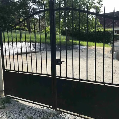 Propriete De 3 Chambres Avec Terrasse Et Wifi A Aube